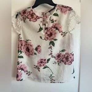 Lace Sleeve Floral Top